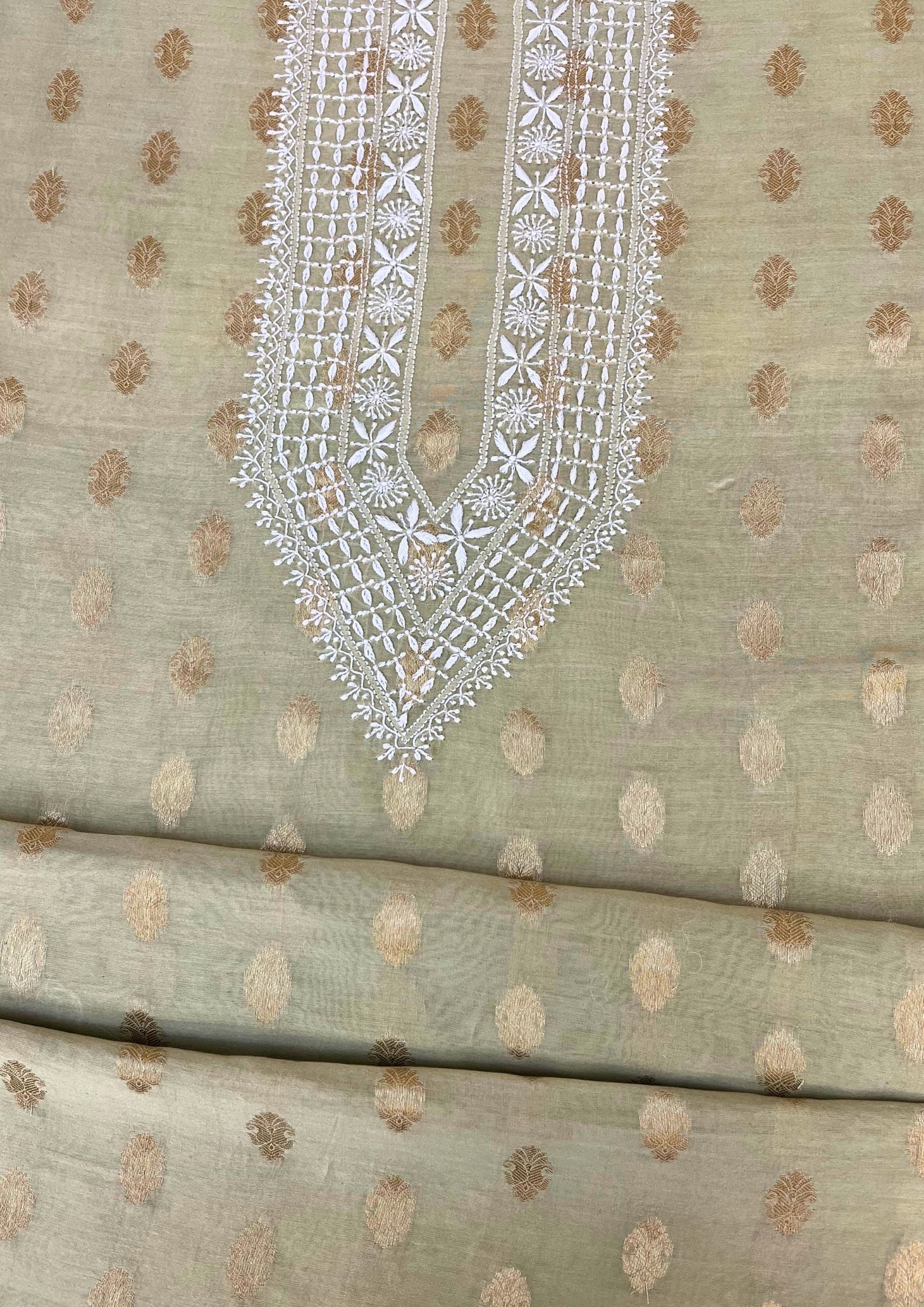 Mul Chanderi Chikankari Men’s kurta - Light Olive